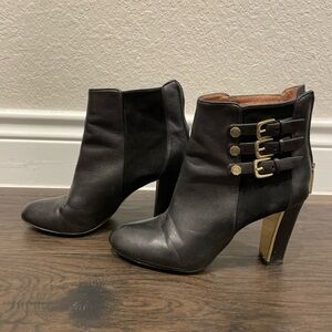 Louise et Cie 7M/37 size black leather boot